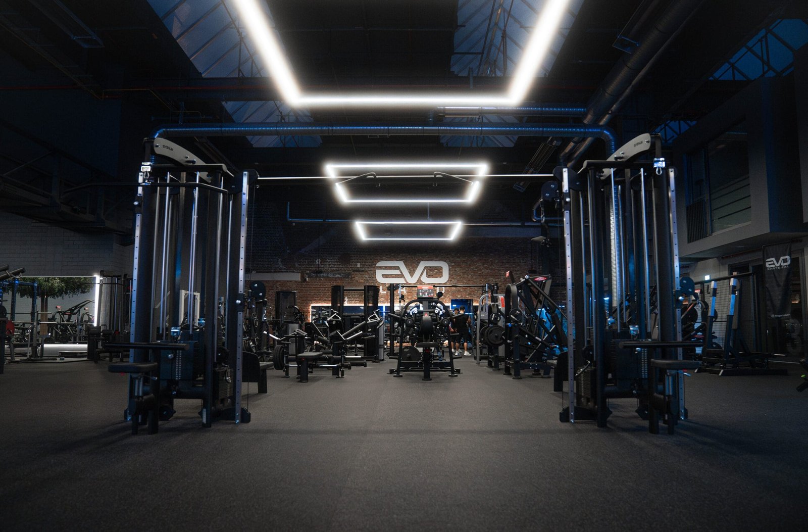 EVOLAND Deutschlands No.1 Gym Fitnessstudio Coworking Space Köln