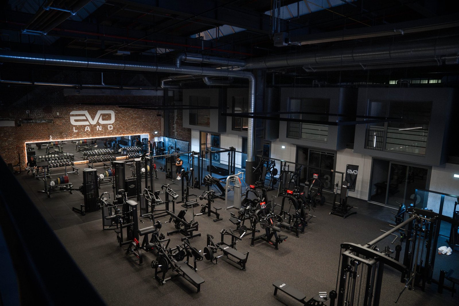 EVOLAND Deutschlands No.1 Gym Fitnessstudio Coworking Space Köln