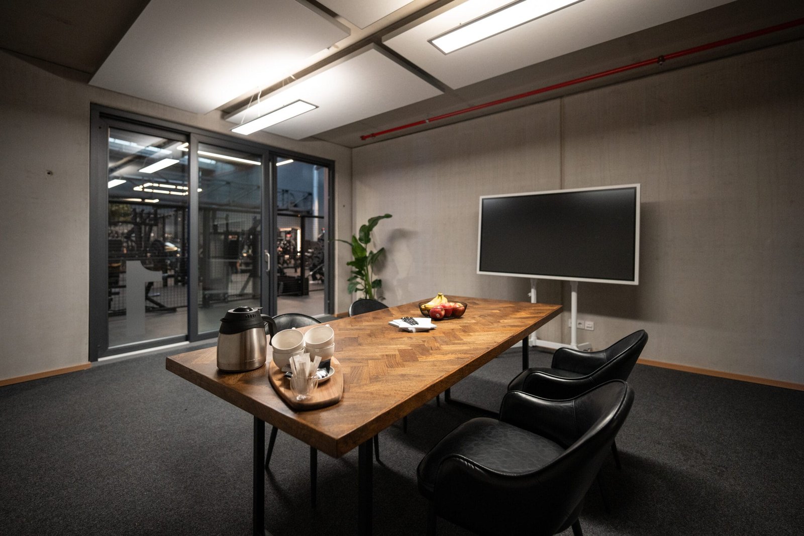 EVOLAND Deutschlands No.1 Gym Fitnessstudio Coworking Space Köln