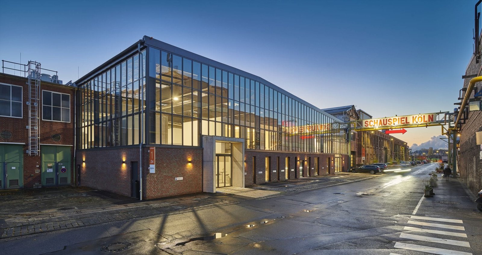 EVOLAND Deutschlands No.1 Gym Fitnessstudio Coworking Space Köln